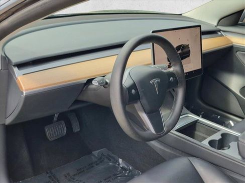 Used 2023 Tesla Model 3 Standard Range RWD image 10