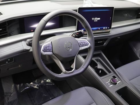 New 2026 Volkswagen Tiguan SE image 7