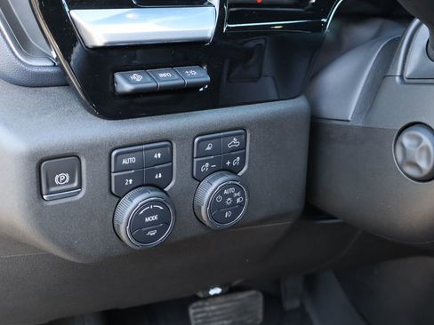 Certified 2022 Chevrolet Silverado 1500 High Country w/ High Country Premium Package image 13