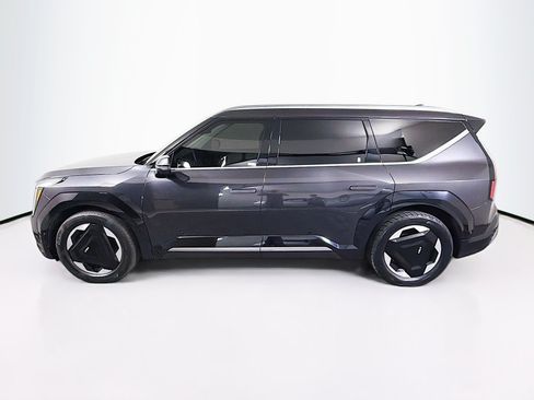 Used 2024 Kia EV9 Land AWD/4WD image 4