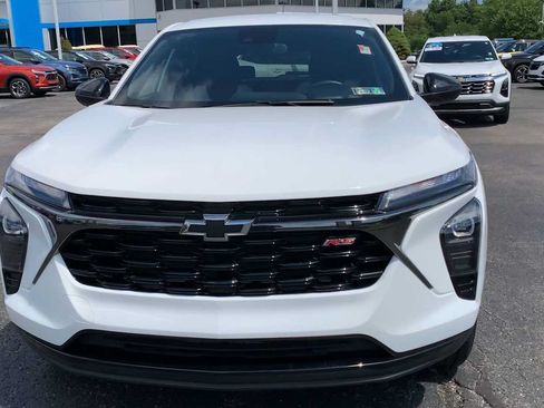 Certified 2024 Chevrolet Trax RS FWD image 3