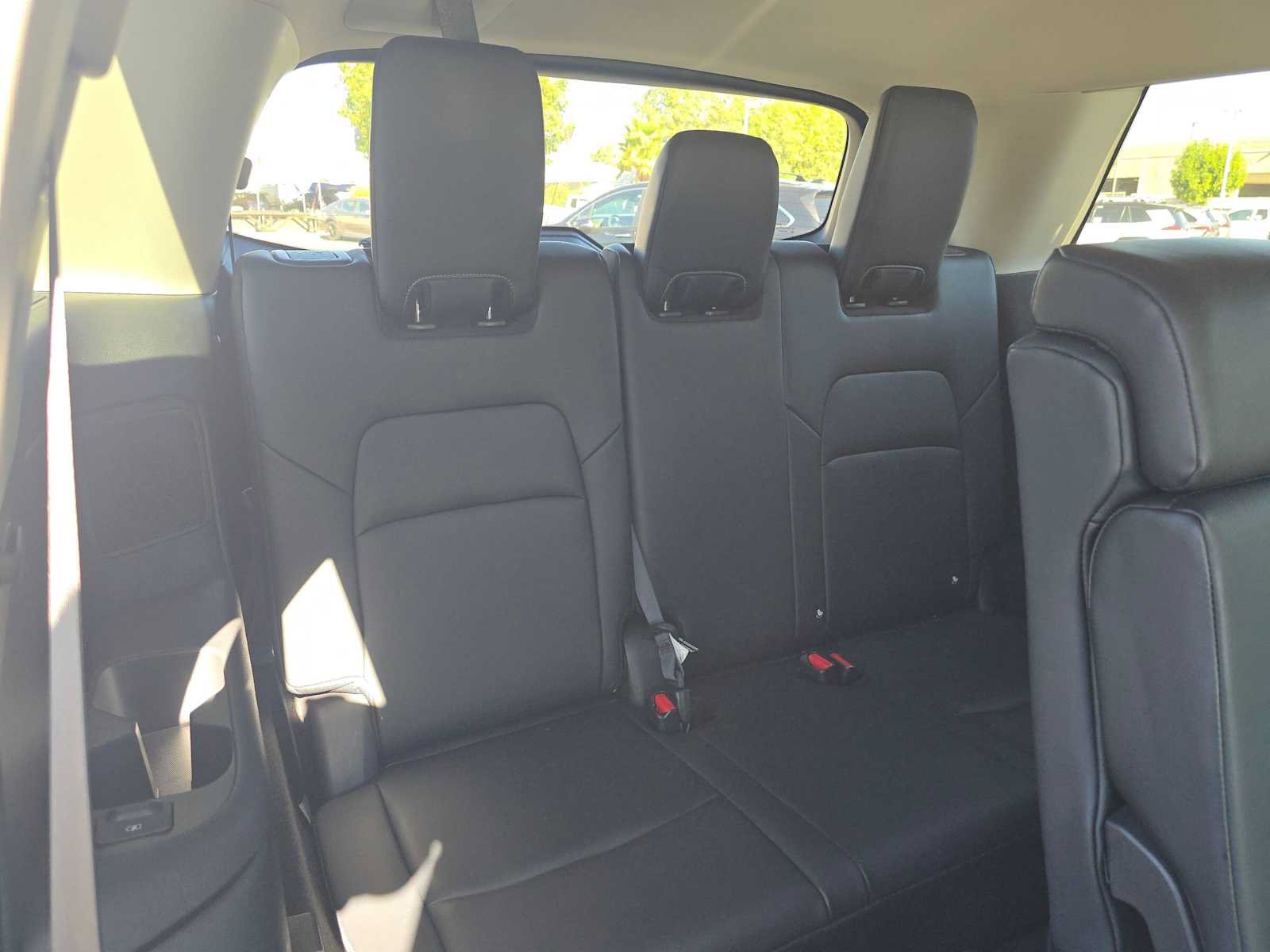 Used 2023 Nissan Pathfinder Platinum w/ Lighting Package (N93) FWD image 13