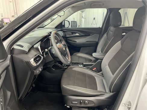 Used 2023 Chevrolet TrailBlazer LT FWD image 19
