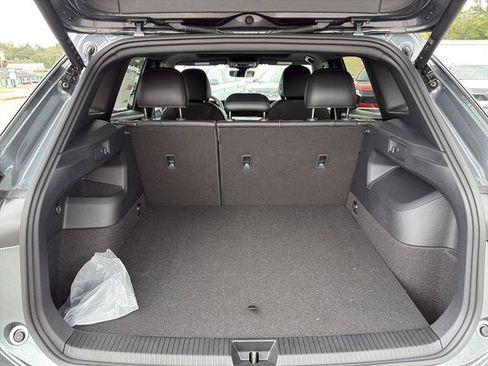 New 2026 Volkswagen Tiguan SE R-Line AWD/4WD image 9