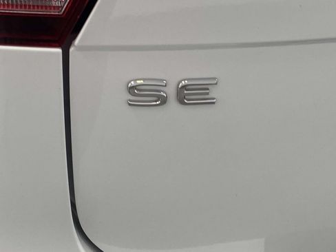Used 2023 Volkswagen Tiguan SE R-Line FWD image 10