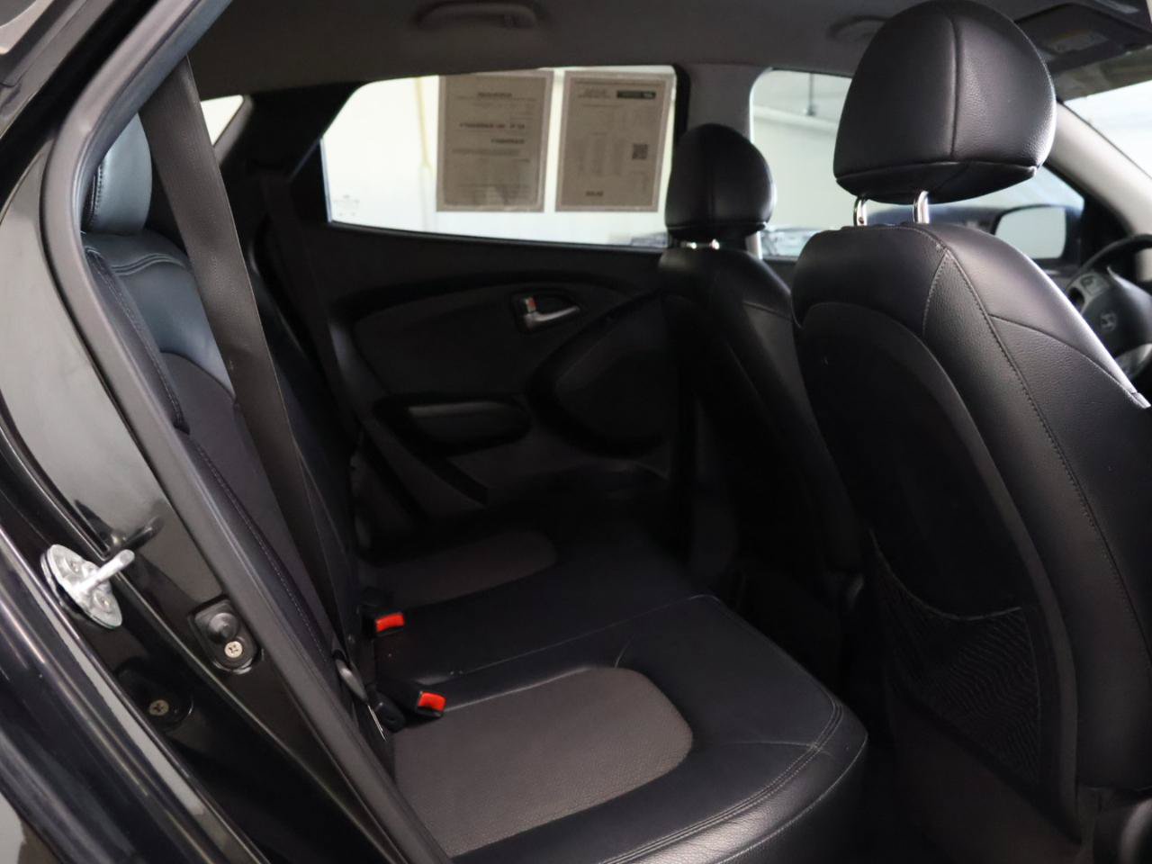 Used 2011 Hyundai Tucson GLS FWD image 13