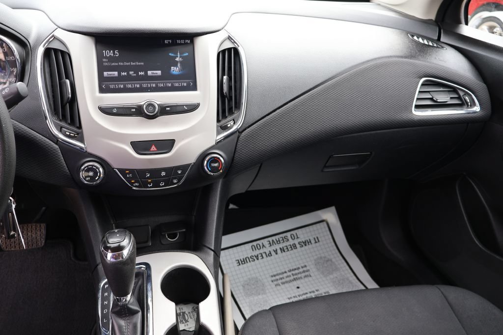 Used 2017 Chevrolet Cruze LS FWD image 30