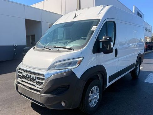 New 2026 RAM ProMaster 1500 w/ Quick Order Package 22G SLT image 4