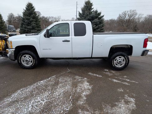 Used 2013 Chevrolet Silverado 2500 W/T w/ Snow Plow Prep Package image 7