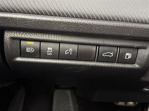 Used 2025 Toyota Camry SE image 21