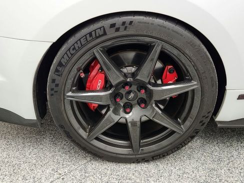 Used 2020 Ford Mustang Shelby GT500 w/ Carbon Fiber Track Pack image 16