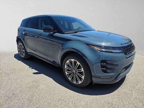 Used 2026 Land Rover Range Rover Evoque Dynamic SE AWD/4WD image 7