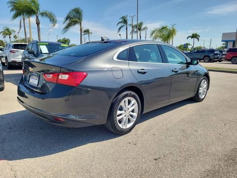 Used 2018 Chevrolet Malibu LT FWD image 4