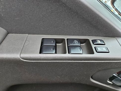 Used 2017 Nissan Frontier PRO-4X AWD/4WD image 18