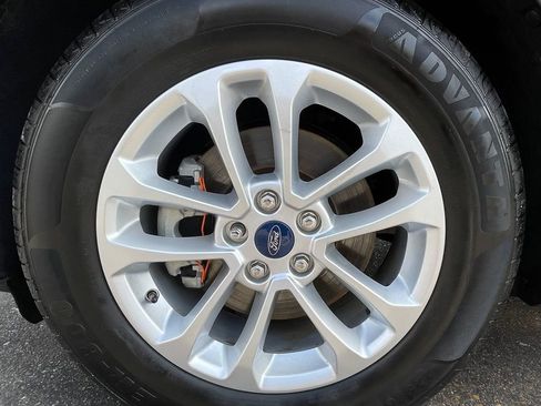 Used 2020 Ford Escape SE image 14