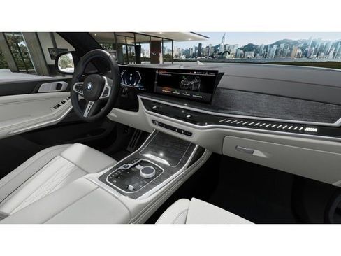 New 2026 BMW X7 M60i image 14