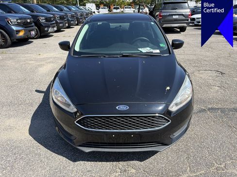 Used 2018 Ford Focus SE FWD image 2