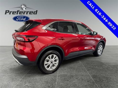 Used 2023 Ford Escape Active image 3
