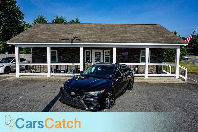 Used 2018 Toyota Camry SE FWD image 2