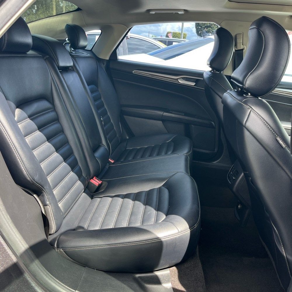 Used 2019 Ford Fusion SEL FWD image 11