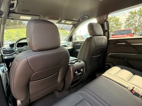 Used 2026 GMC Acadia Elevation FWD image 31