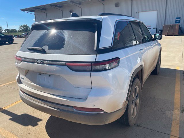 Used 2024 Jeep Grand Cherokee Limited 4xe AWD/4WD image 3
