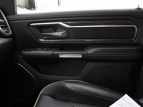 Used 2019 RAM 1500 Laramie image 29