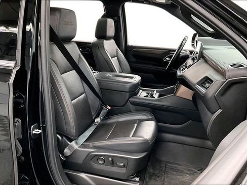 Used 2024 Chevrolet Suburban High Country image 8