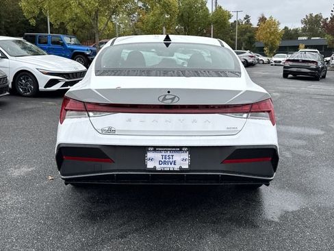 New 2026 Hyundai Elantra Blue image 6
