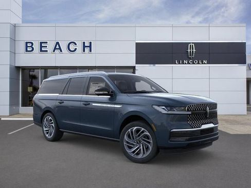 New 2025 Lincoln Navigator L Reserve AWD/4WD image 1