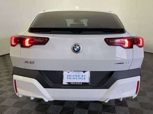 New 2026 BMW X2 xDrive28i w/ Convenience Package AWD/4WD image 9
