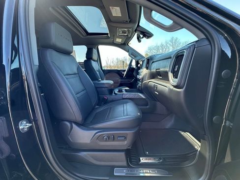 Used 2023 GMC Sierra 2500 Denali w/ Denali Ultimate Package image 24