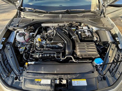 Used 2025 Volkswagen Jetta SE image 32