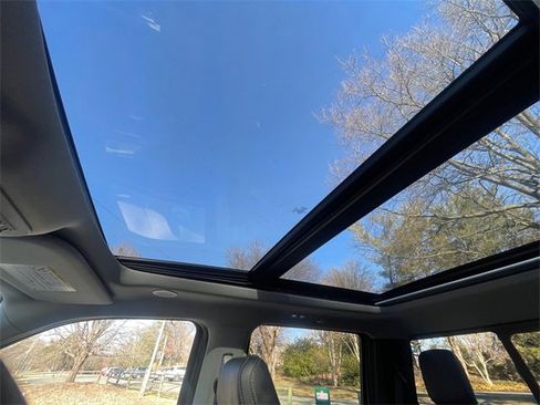 Used 2023 Ford F350 Lariat w/ Lariat Ultimate Package image 25