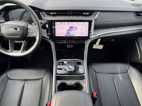 New 2026 Jeep Grand Cherokee Limited w/ Limited Altitude Package image 11