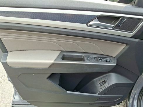 Used 2023 Volkswagen Atlas Cross Sport SEL image 13