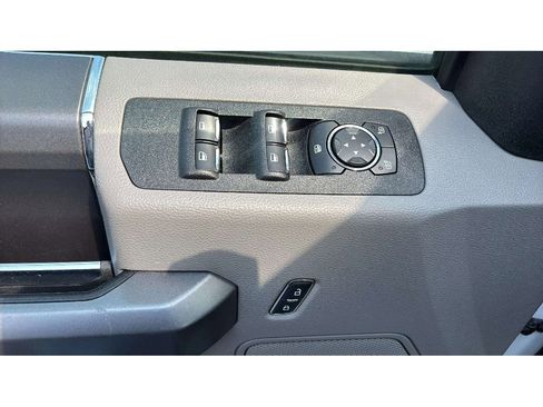 Used 2020 Ford F150 XLT w/ Equipment Group 302A Luxury AWD/4WD image 19