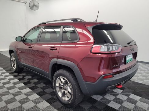 Used 2019 Jeep Cherokee Trailhawk AWD/4WD image 5