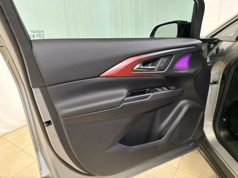 Used 2025 Chevrolet Equinox EV RS FWD image 10