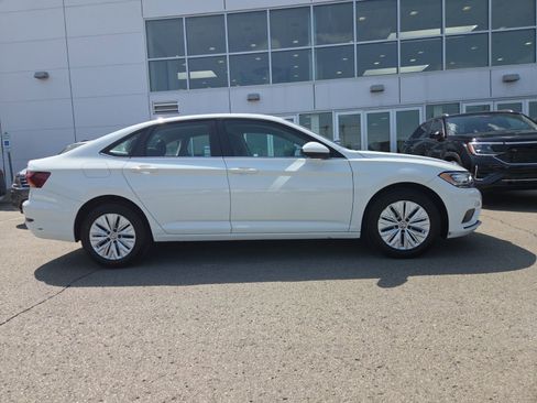 Used 2019 Volkswagen Jetta S w/ Driver Assistance Package FWD image 2