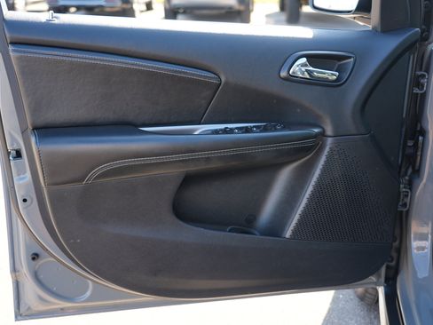 Used 2019 Dodge Journey Crossroad w/ Nav & Sun Group AWD/4WD image 14
