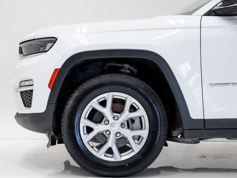 Used 2023 Jeep Grand Cherokee Limited AWD/4WD image 28