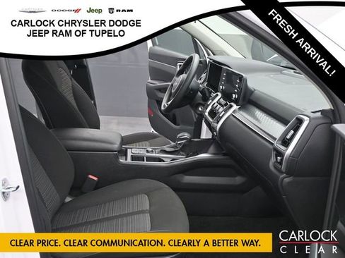 Used 2023 Kia Sorento LX image 47