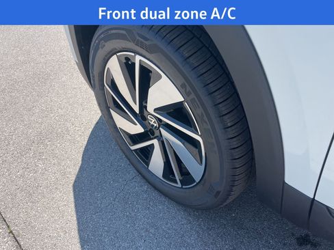 New 2026 Volkswagen Atlas SE FWD image 5