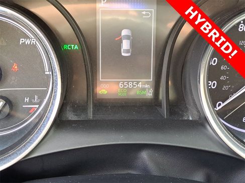 Used 2019 Toyota Camry LE image 10