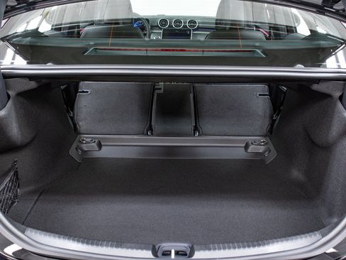 Used 2025 Mercedes-Benz C 300 4MATIC Sedan image 11