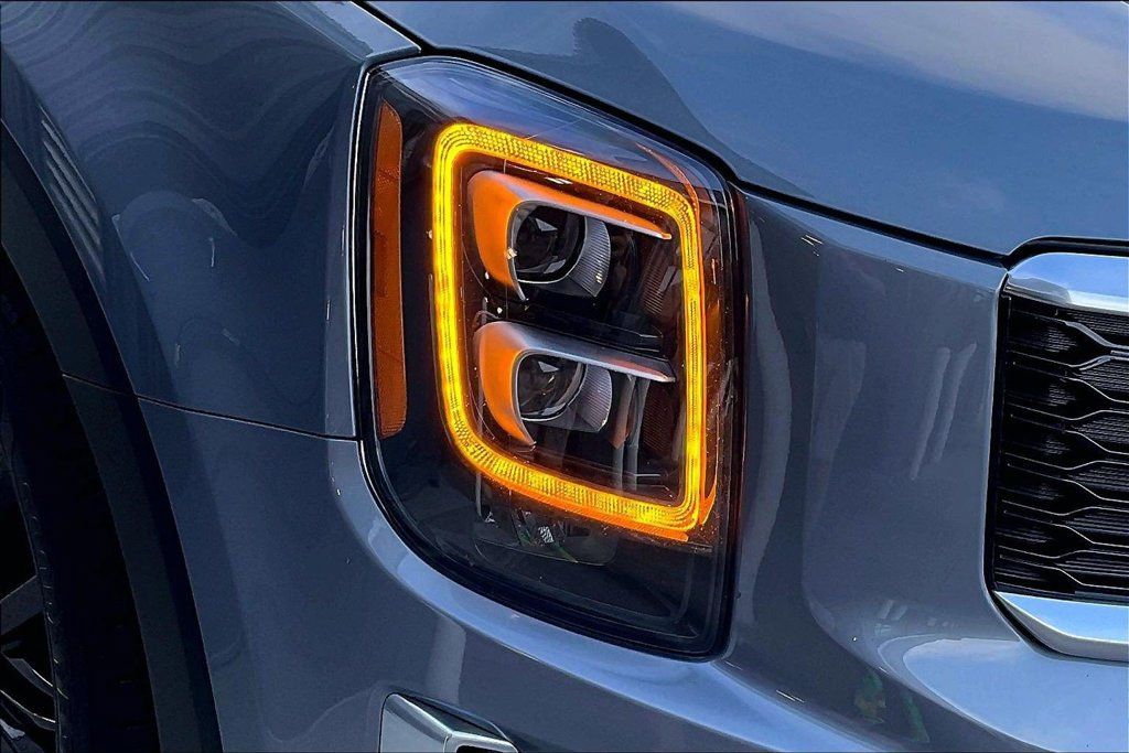 Used 2022 Kia Telluride SX w/ Towing Package AWD/4WD image 28