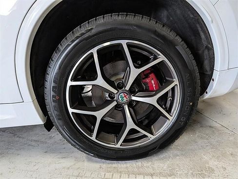 Used 2020 Alfa Romeo Stelvio Ti w/ Active Blind Spot Package AWD/4WD image 14