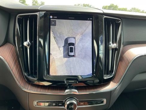 Certified 2024 Volvo XC60 B5 Plus w/ Protection Package Premier AWD/4WD image 20