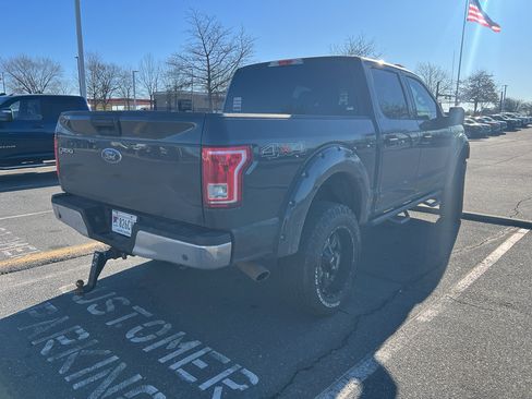 Used 2017 Ford F150 XLT w/ Trailer Tow Package image 6